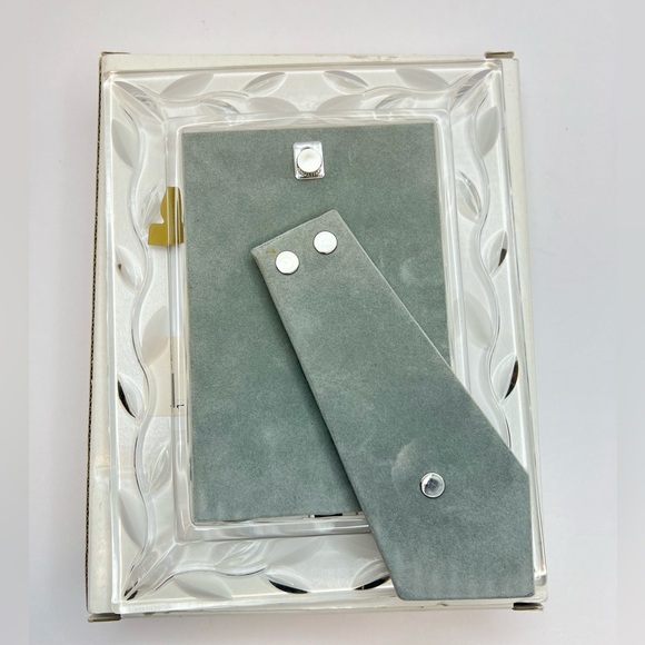 Oneida RCR Laurus Crystal Photo Frame 4”x6” Portrait Glass New with Box - Picture 5 of 5